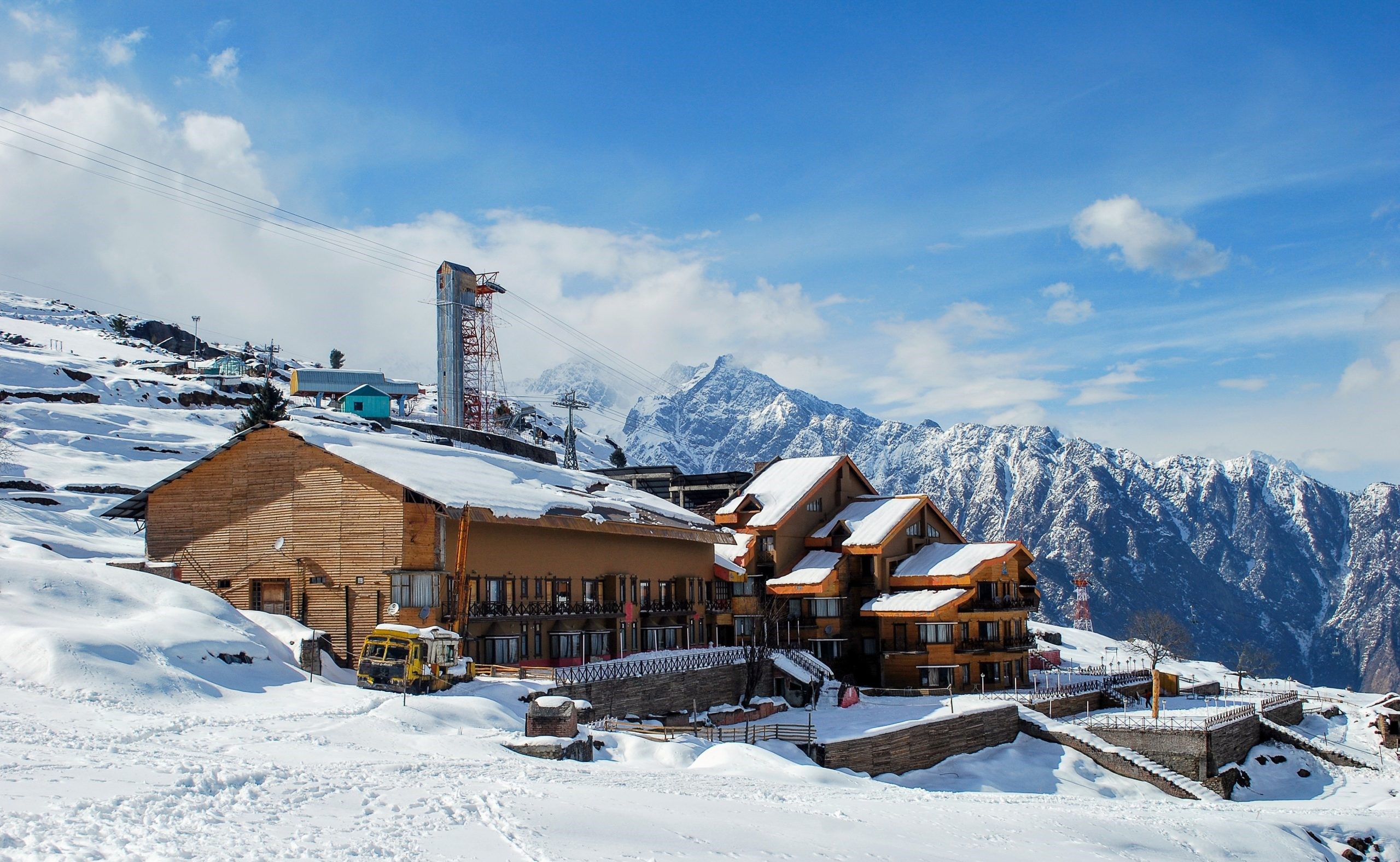 Stunning Auli Tour Package